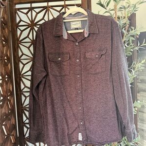 Vintage Feel Casual Button-Down Shirt in Burgundy for Men
